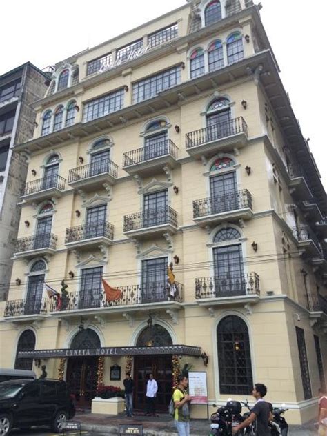 Luneta Hotel .